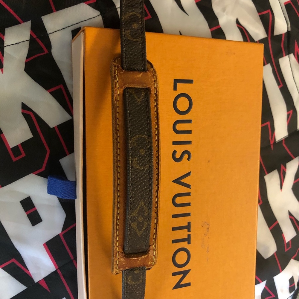 Louis Vuitton - Picture 5 of 8